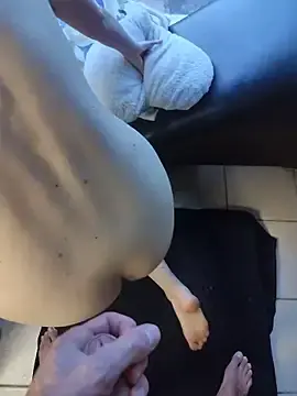 Stripchat Live Sex Cam of MissLMrJ