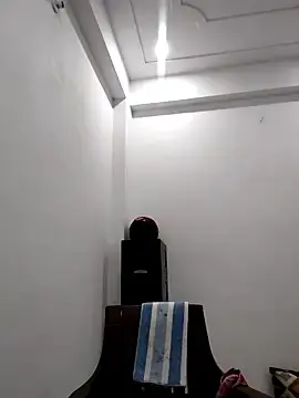 Stripchat Sex Cam of Sweet-kajal7