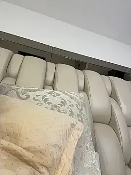 Stripchat Free Porn Cam of ALISSON_FOXXX1