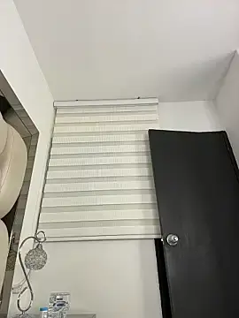 Stripchat Sex Cam of ALISSON_FOXXX1