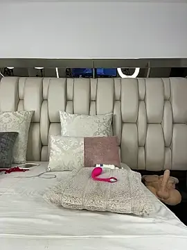 Stripchat Watch Live Sex Cams of ALISSON_FOXXX1