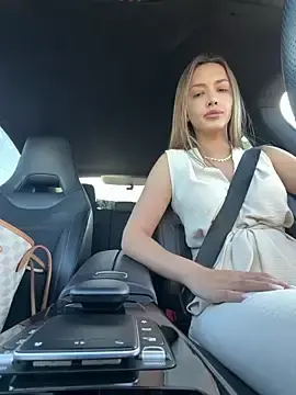 Stripchat Sex Cam of TiffanyHouston_