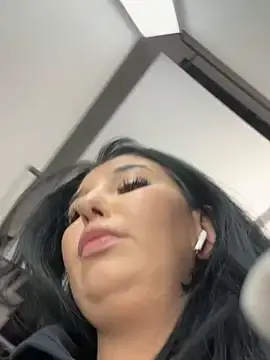 Stripchat Free Porn Cam of Tisha_Busty