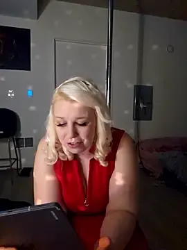 Stripchat Watch Live Sex Cams of MadelynDaisyMoanroe