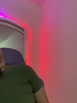 Stripchat Sex Cam of La-Gatiita-trans