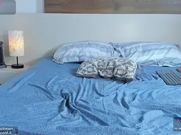 Stripchat Live Sex Cam of _fullmoon