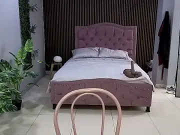 Stripchat Live Porn of camil_milfdream