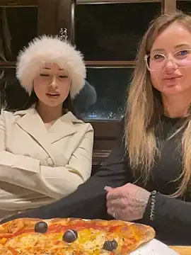 Stripchat Live Sex Cam of Etwas_neugierig