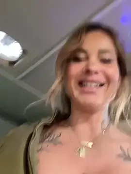 Stripchat Adult Webcams of Etwas_neugierig