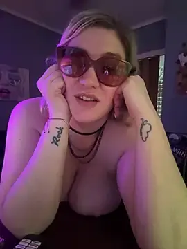 Stripchat Live Sex Cam of Granlady7