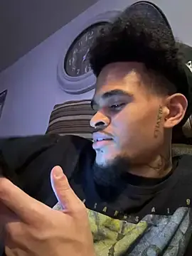 Stripchat Adult Webcams of Mrmakeherwet_Tez