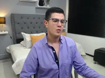 Stripchat Sex Cam of dylan_santiago_