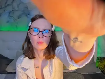 Stripchat Best live sex cam show of LolaMeddisson