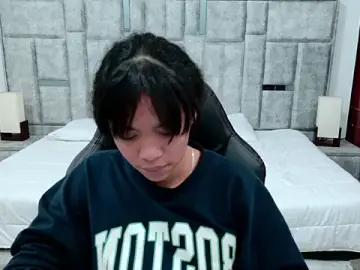 Stripchat Watch Live Sex Cams of laureentt_