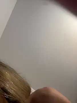 Stripchat Adult Webcam of privsloirinha