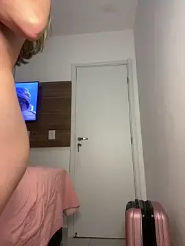 Stripchat Adult Webcam of privsloirinha