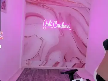 Stripchat Live Sex of YuliCardona_
