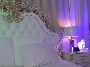 Stripchat Sex Cam of MeganStrain