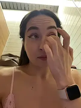 Stripchat Live Porn of Holly_Play