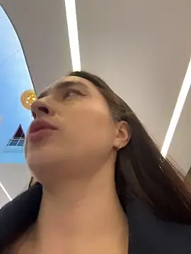 Stripchat Live Porn of Holly_Play