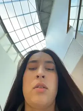 Stripchat Live Sex Cam of Holly_Play