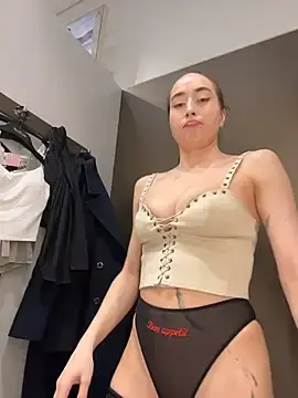 Stripchat Best Webcam of Holly_Play