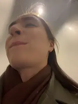 Stripchat Adult Webcam of Holly_Play