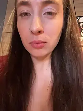 Stripchat Free Porn Cam of Holly_Play