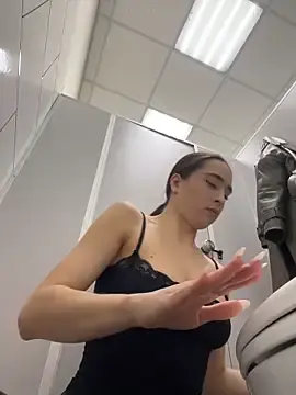 Stripchat Live Sex Cam of Holly_Play