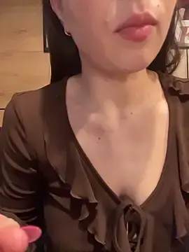 Stripchat Free Porn Cam of Holly_Play