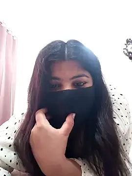 Stripchat Sex Cam of Half_girlfrnd_530