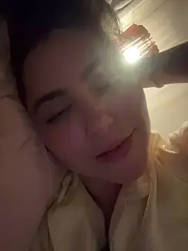 Stripchat Free Porn Cam of sukhakunis1