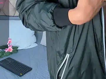 Stripchat Live Sex of Maxii18_