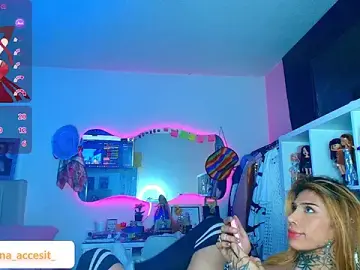Stripchat Live Sex Cam of caroline_cossei