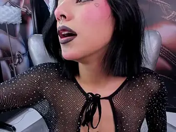 Stripchat Sex Cam of foxy_monserrat