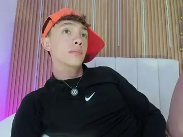 Stripchat Adult Webcam of Tomy_Rox