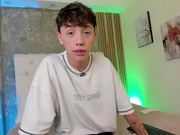 Stripchat Live Sex of Tomy_Rox