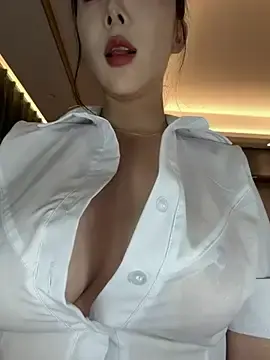 Stripchat Adult Webcam of AYW-21