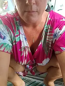 Stripchat Free Porn Cam of emiliemilf