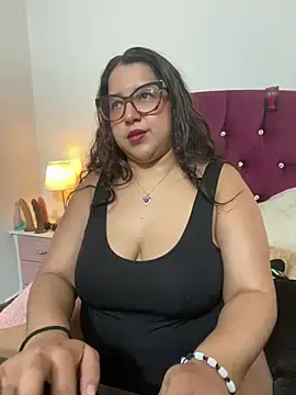 Stripchat Best Webcam of shara_