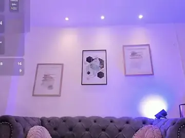 Stripchat Live Sex Cam of Kailyn_Monroe_