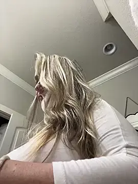 Stripchat Free Live Porn of Vivian_MayXxX