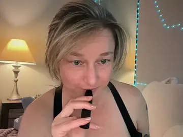 Stripchat Free Porn Cam of Vivian_MayXxX