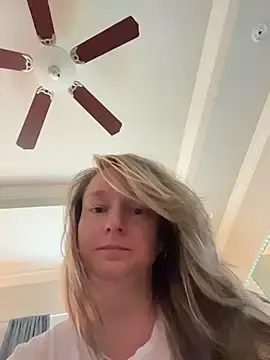 Stripchat Sex Cam of Vivian_MayXxX