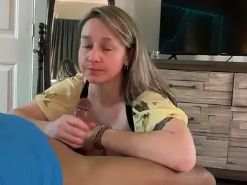 Stripchat Free Live Porn of Vivian_MayXxX