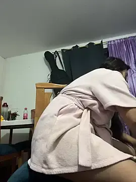 Stripchat Free Porn Cam of arilynn_