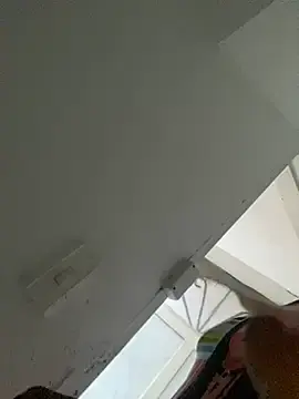 Stripchat Free Porn Cam of sweetsarabig22cm