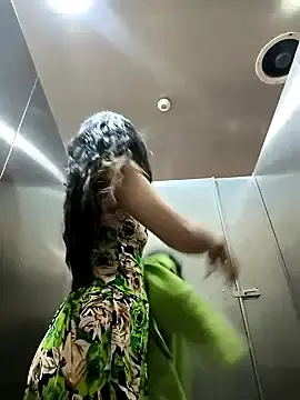 Stripchat Live Sex Cam of Sam_Sara