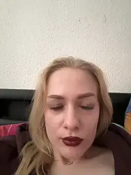 Stripchat Sex Chat of daddysonlygirl7