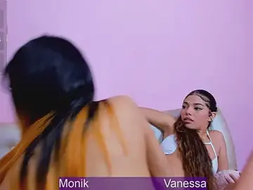 Stripchat Sex Cam of Wetnaughtygirls